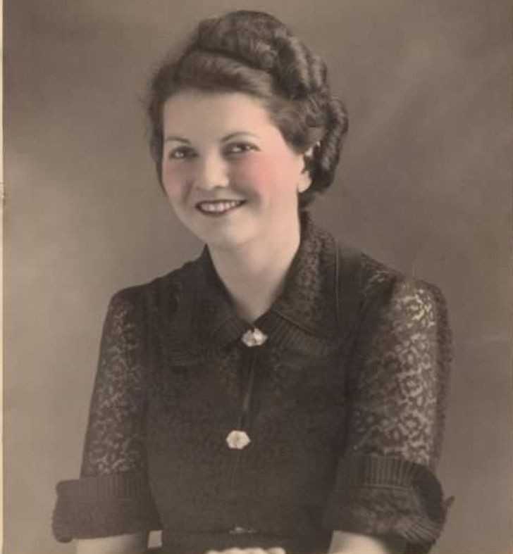 „Moja ukraińska babcia w 1927 roku. Miаłа tu 16 lat.”