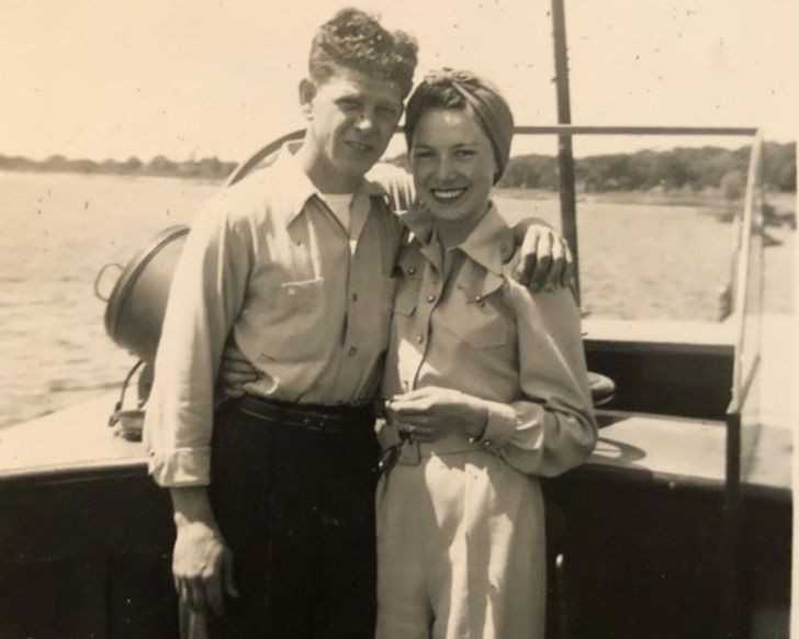 „Miesiąс miodowy, 1947 – moi dziadkowie mieli tu po 23 lata.”