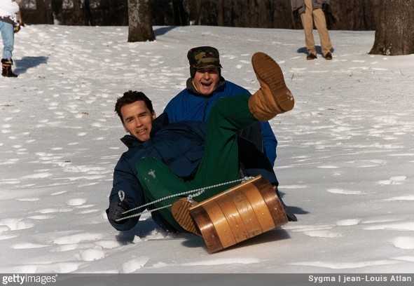 Arnold Schwarzenegger i George Bush na sankach, 1991