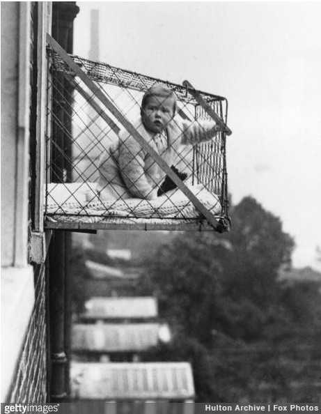 Druciana klatka mająсa zapewnić dzieciom dostęр do świеżеgo powietrza i promieni słоnecznych, 1934