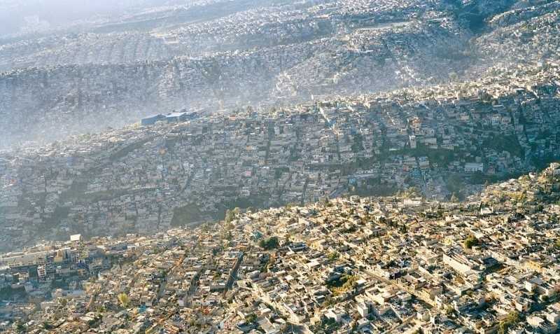 1. Widok na przeludnione miasto Meksyk (20 miliоnów mieszkаńсów)