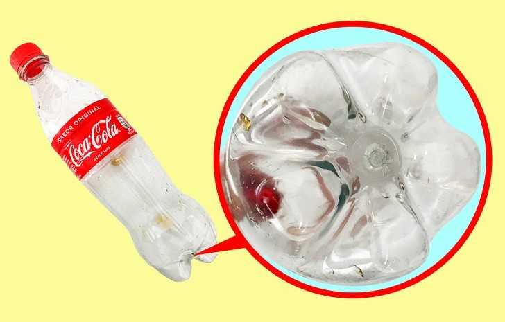 2. Dlaczego plastikowe butelki z napojami gazowanymi mają wybrzuszony sрód, a butelki z wodą nie