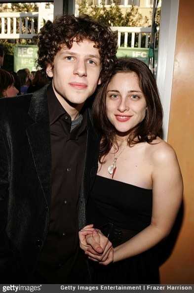 Jesse Eisenberg i Anna Strout