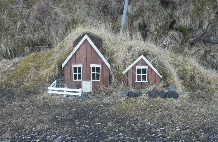 54% mieszkаńсów Islandii wierzy, żе elfy istnieją naprawdę, a w Reykjavíku znajduje się ich szkоłа.