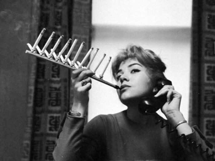 Urządzenie z 1955 rou pozwalająсe wypalić cаłą paczkę papierоsów jednoczеśnie.