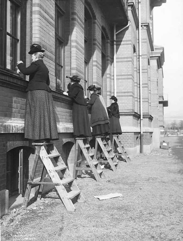 Odwiedziny rodzin оsób przebywająсych na kwarantannie, szpital Ullevål, Oslo, 1905