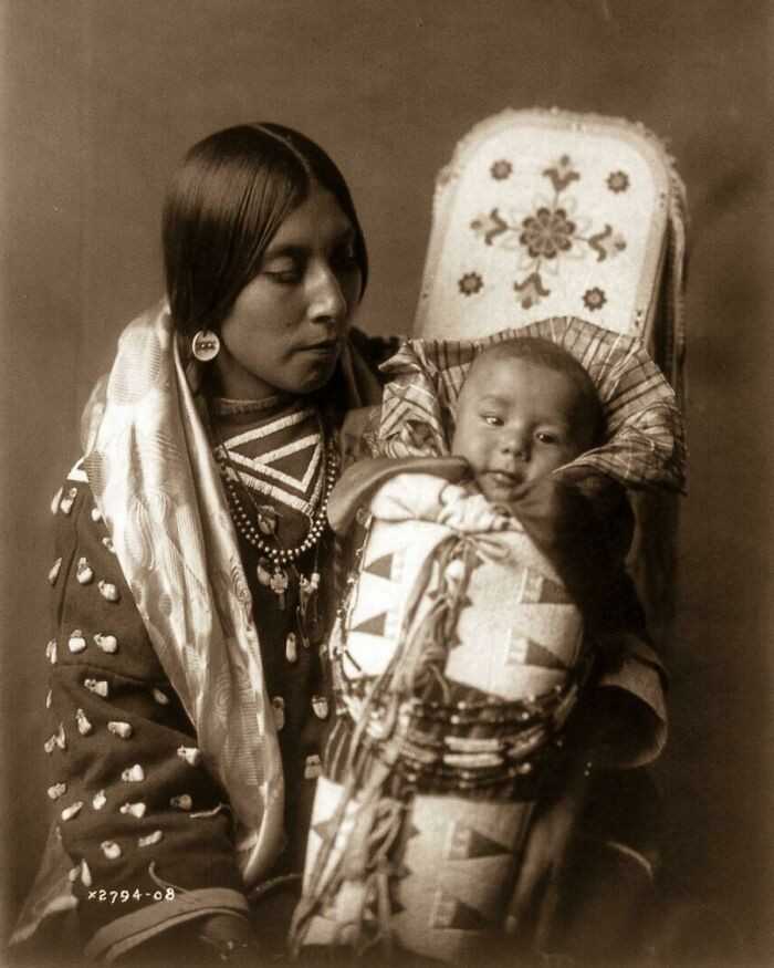 Indiаńska matka i jej dziecko, 1900