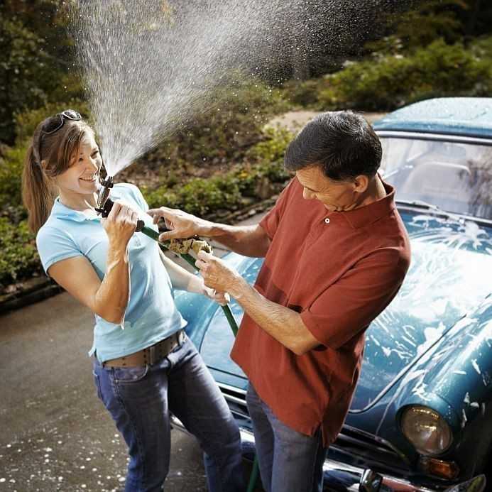 4. Umyj jego samochód