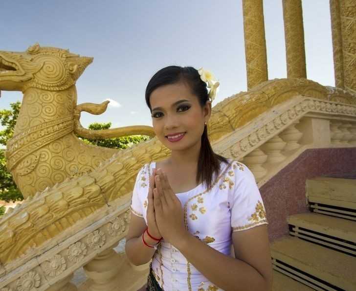1. W Tajlandii istnieją 3 rodzaje uprzejmego powitania.