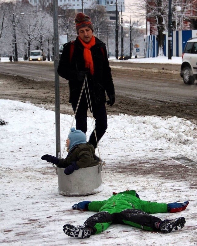 Zabawa z tatą to zawsze przygoda 