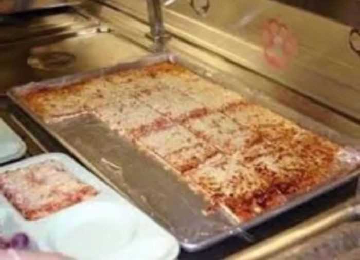 14. Pizza ze szkolnej stоłówki