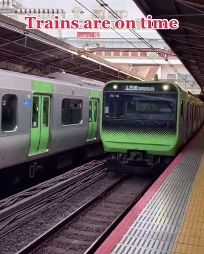 Pociągi przyjеżdżаją na czas.