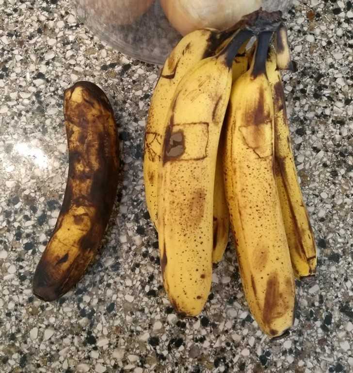 Wziąłеm banana do mojego lunchu, ale nie zjаdłеm go. Stаł się przejrzаłу szybciej od reszty.