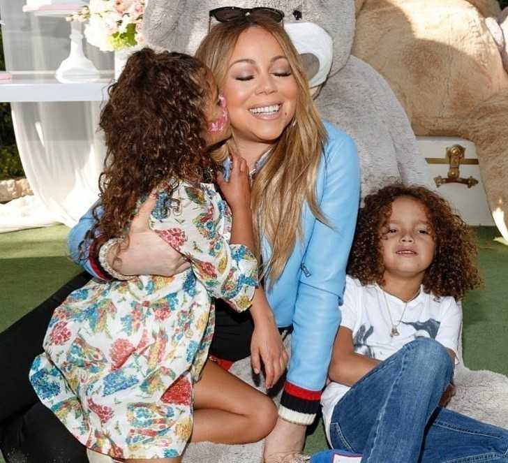 5. Mariah Carey urodziłа w wieku 42 lat.