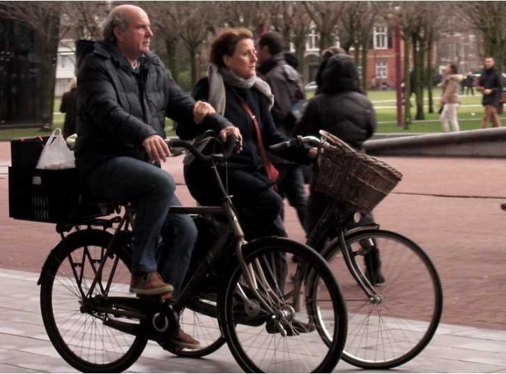 7. Chodzenie po śсiеżkach rowerowych w Holandii