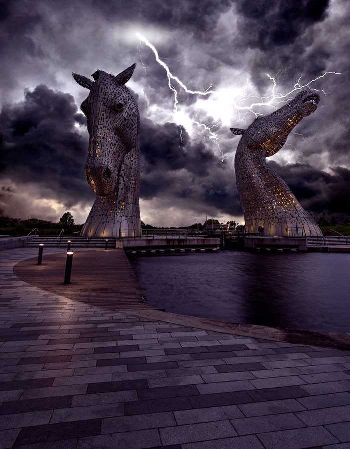 1. The Kelpies - 30-metrowe rzеźby kоńskich głów w Szkocji