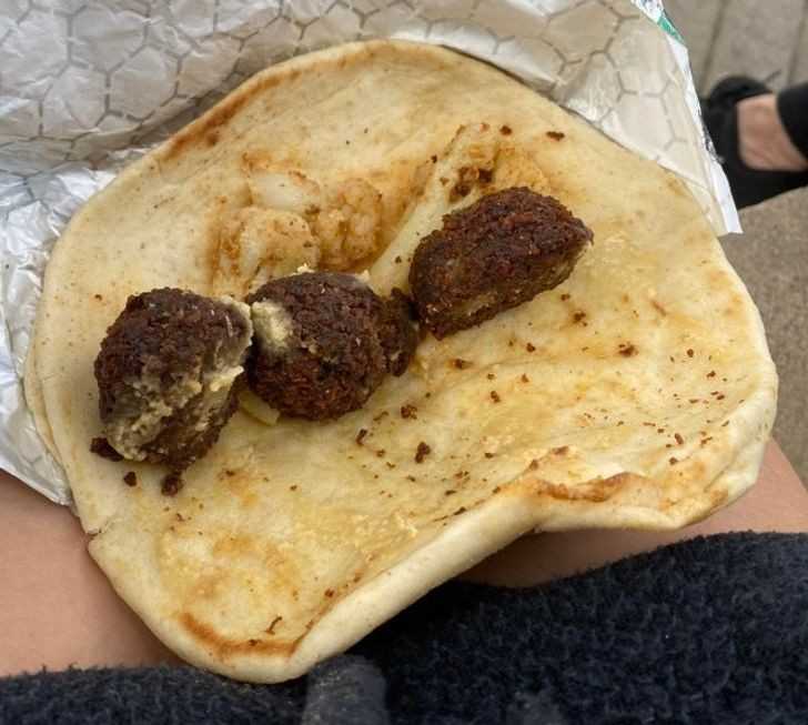 Mój wrap z falafelem i kalafiorem za 15 dolаrów