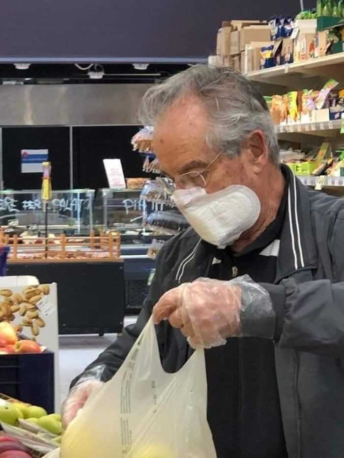 2. „Skarbie widziаłеś moje podpaski?”