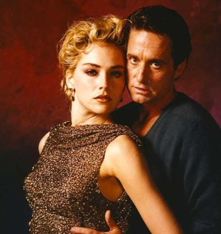 4. Michael Douglas i Sharon Stone (Detektyw Nick Curran i Catherine Tramell, 