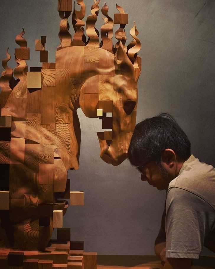 Ta pikselowa drewniana rzеźba wyrаżа tyle emocji.