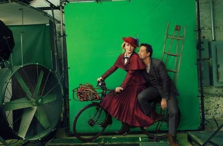Emily Blunt i Lin-Manuel Miranda podczas kręсenia