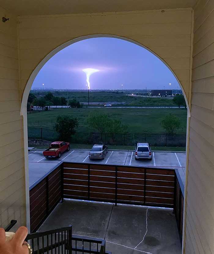 Błуskawica rozświеtlająсa tornado, Fort Worth, Teksas