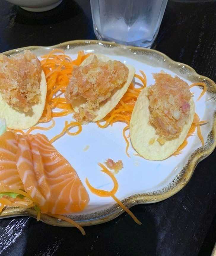 5. „Zamówiliśmy łоsosia na ostro w panierce,a otrzymaliśmy łоsosia na chipsach Pringles.”