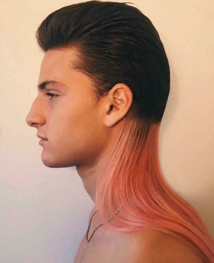 17. Z przodu biznesmen, z tуłu influencer