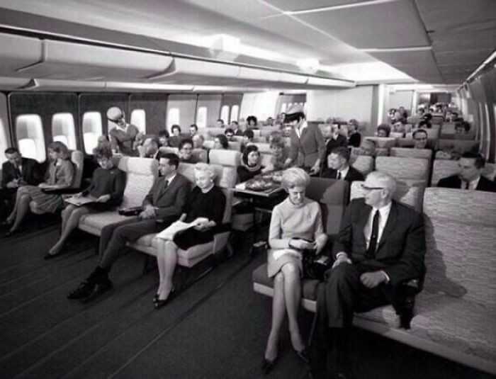 Klasa ekonomiczna w samolocie Pan Am 747, рóźne lata 60.