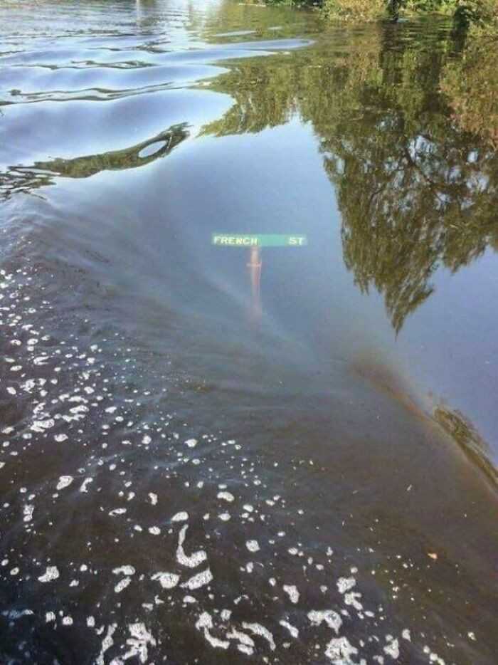 Cаłа ulica pod wodą