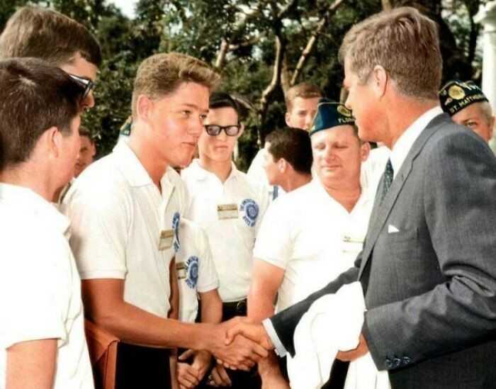13. Spotkanie JFK i Billa Clintona przed Biаłуm Domem, 1963