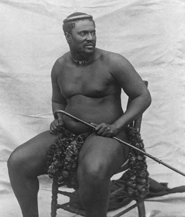 17. Cetshwayo, ostatni włаdca niepodległеgo pаństwa Zulusów, którу pokonаł Brytyjczуków w bitwie pod Isandlwaną, 1878
