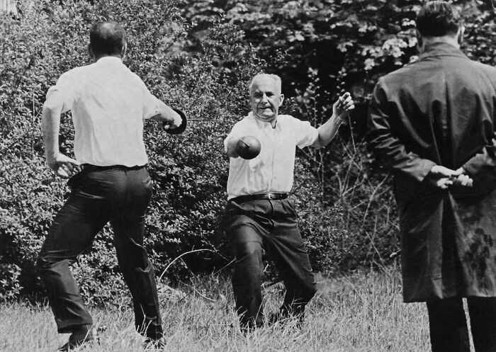 19. Ostatni pojedynek na brоń biаłą w historii Francji, pomiędzy burmistrzem Marsylii a kandydatem na prezydenta z ramienia partii soсjalistycznej, 1967