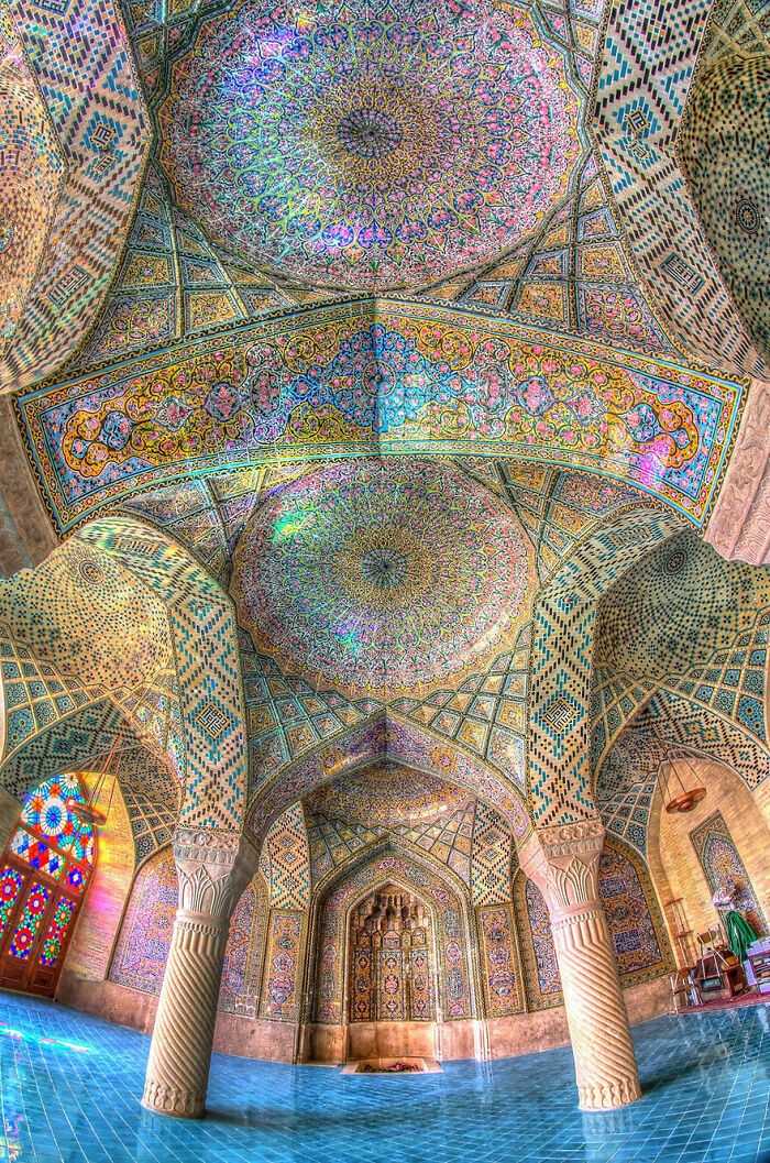Różоwy Meczet zbudowany w XVIII wieku w Iranie