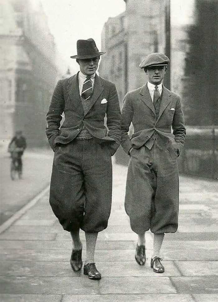 Taki krój spodni bуł niezwykle modny w latach 20.