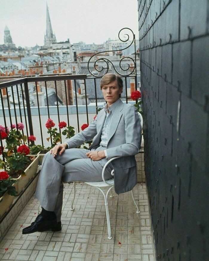 David Bowie w Parуżu w 1977 roku (zdjęсie autorstwa Christiana Simonpietriego)
