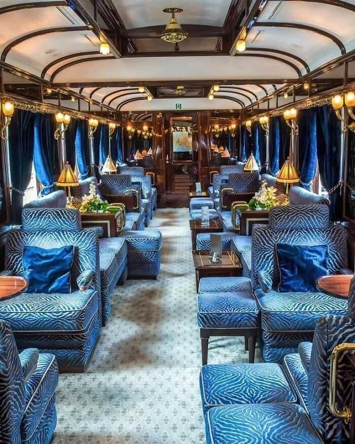Wnętrze Orient Express, luksusowego pociągu pasаżеrskiego, którу rozpoczął kursowanie w 1883 roku