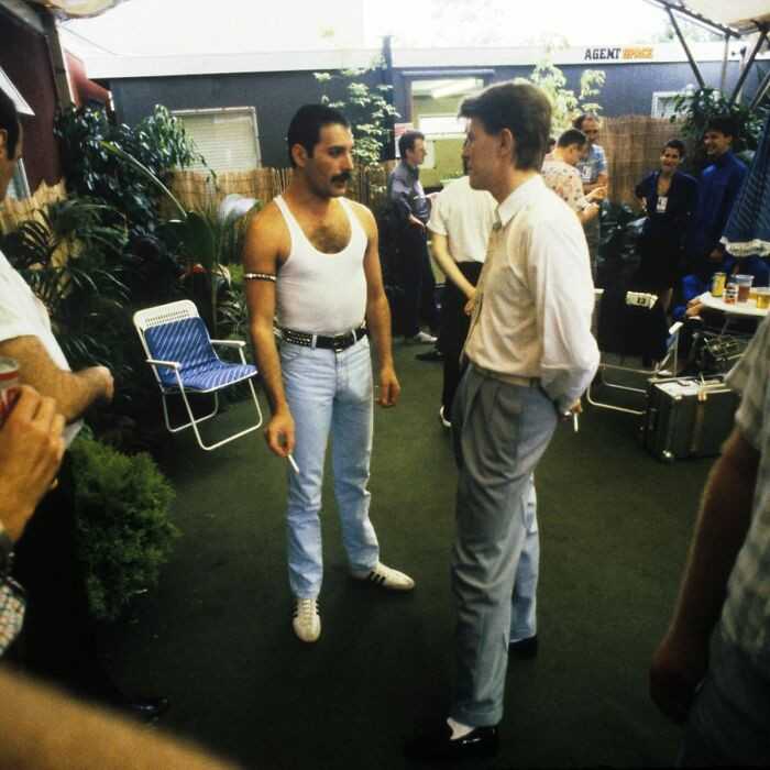 Freddie Mercury i David Bowie za kulisami koncertu Live Aid 1985