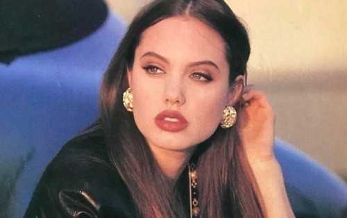 8. 17 letnia Angelina Jolie 1992