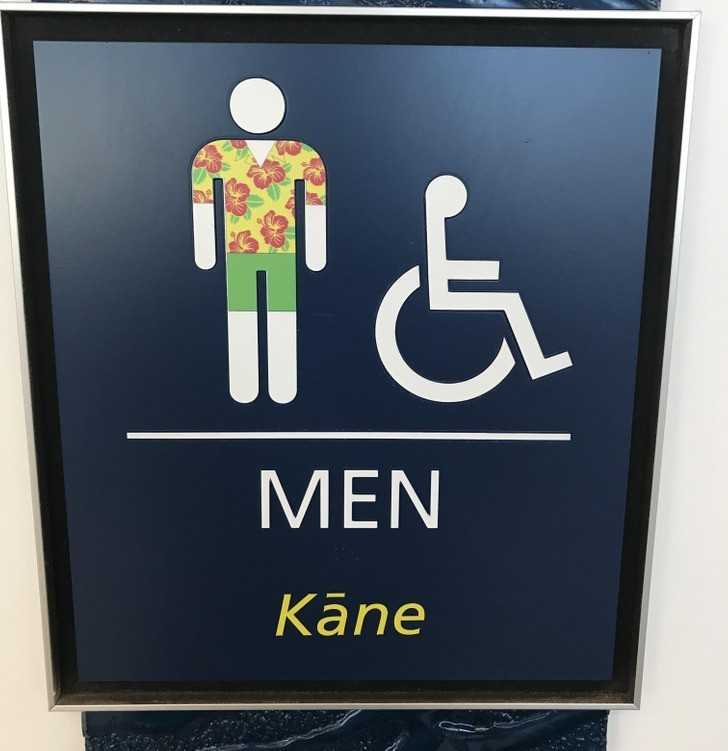 „Znak na toalecie na lotnisku w Honolulu”