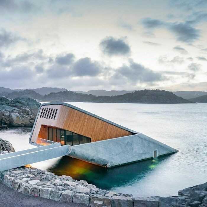 16. Podwodna restauraсja w Norwegii