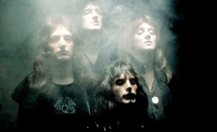 15. Queen podczas filmowania ikonicznego teledysku do Bohemian Rhapsody, 1975