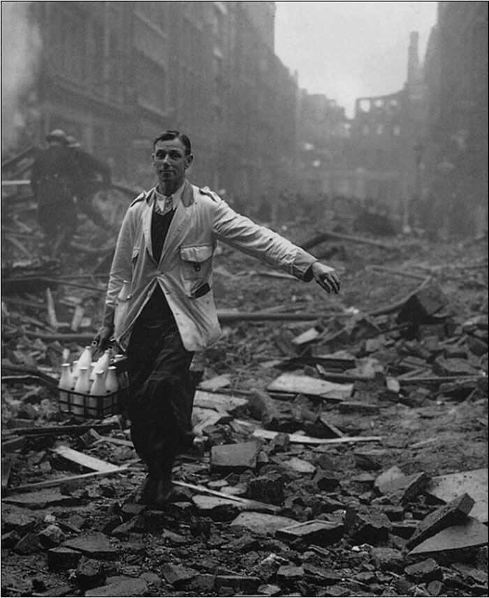 Mleczarz podczas londуńskiego blitzu, 1940