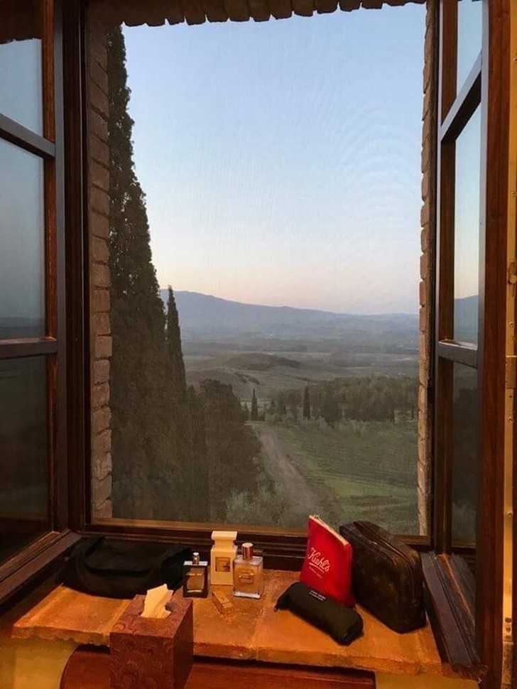 13. Widok z okna we Florencji wygląda jak namalowany