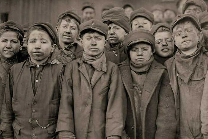 3. Dzieci pracująсe w kopalni