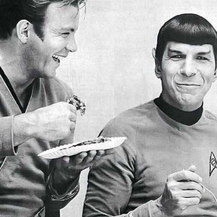 Kapitan Kirk I Spock podczas posiÅ‚ku