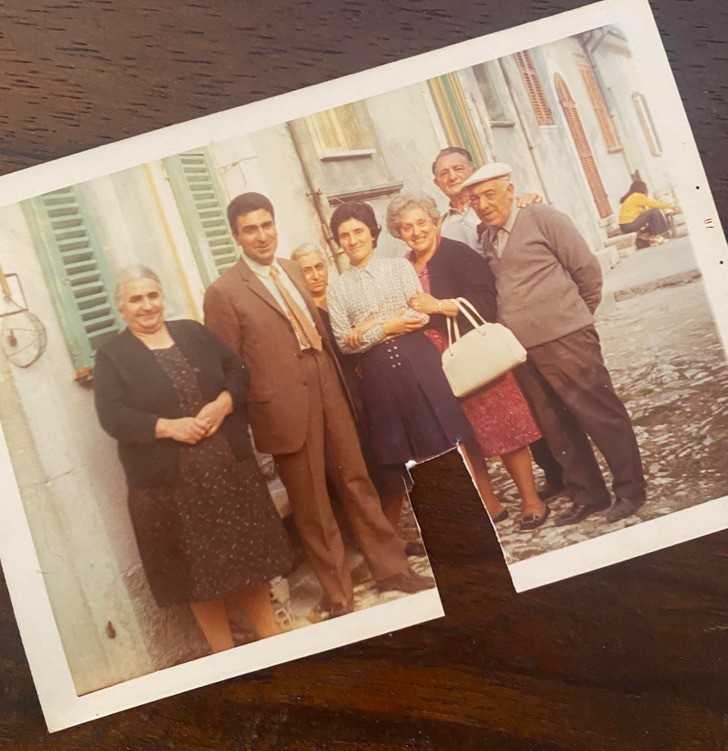 "Babcia uznaÅ‚a, Å¼e jej nogi wyglÄ…dajÄ… niekorzystnie na zdjÄ™ciu, wiÄ™c po prostu je wyciÄ™Å‚a."