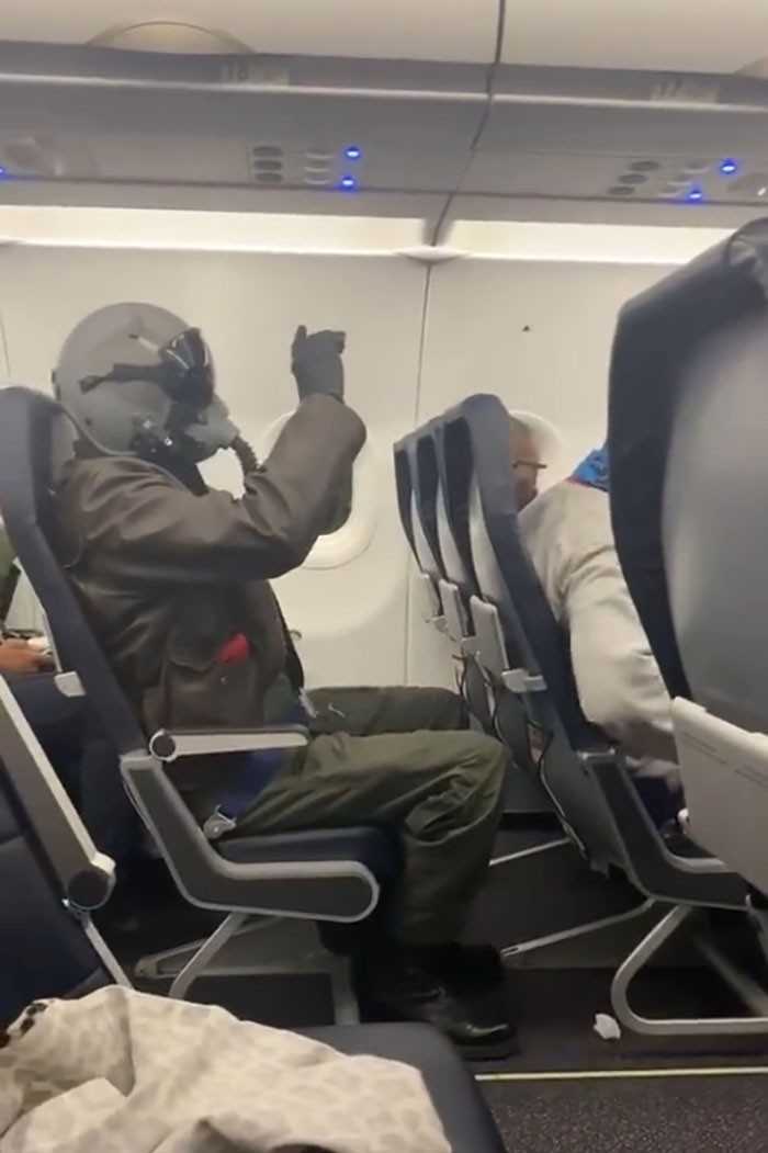 "ProszÄ™ pana, to nie ten samolot."