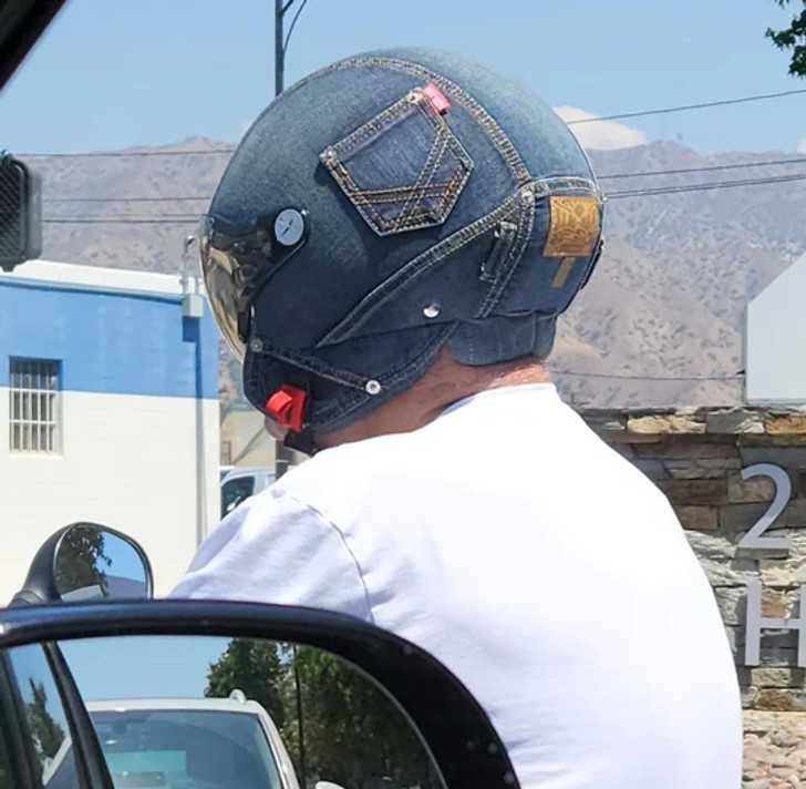"DÅ¼insowy kask"