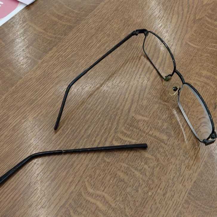 "Po miesiÄ…cach odkÅ‚adania pieniÄ™dzy na nowÄ… gitarÄ™, muszÄ™ przeznaczyÄ‡ je na nowe okulary."